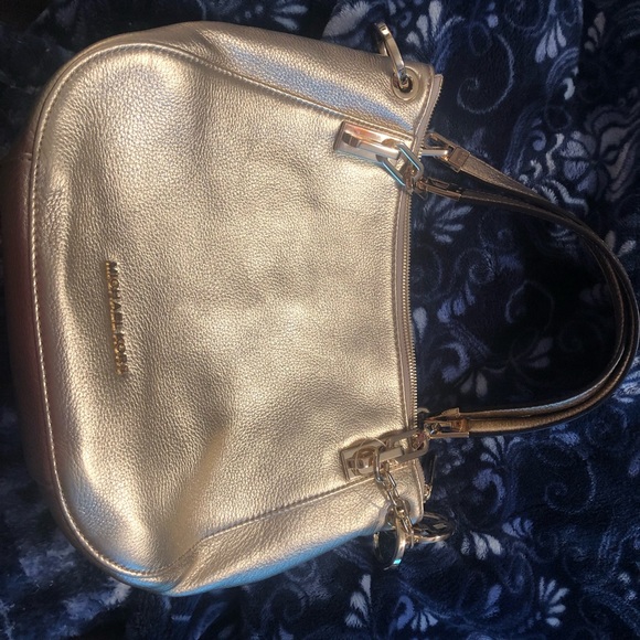 Golden Girl🤩🤩❤️ - Picture 1 of 5